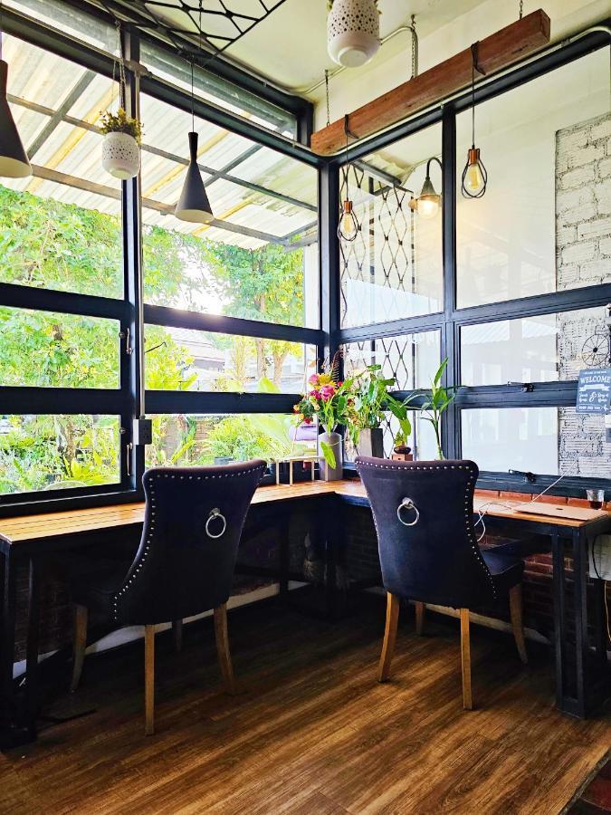 Sherloft & Hostal Chiang Mai