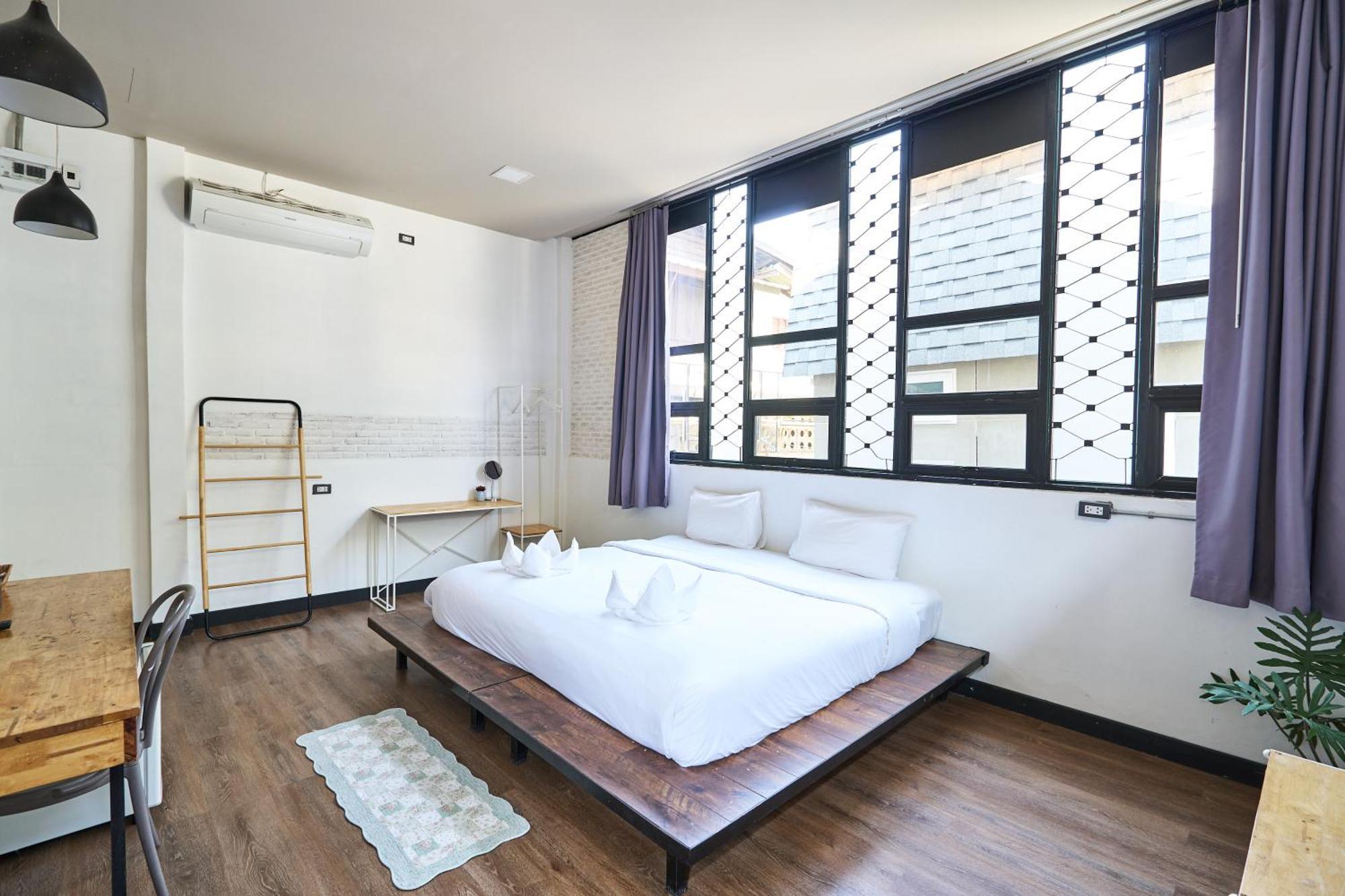 Hostal Sherloft & Chiang Mai