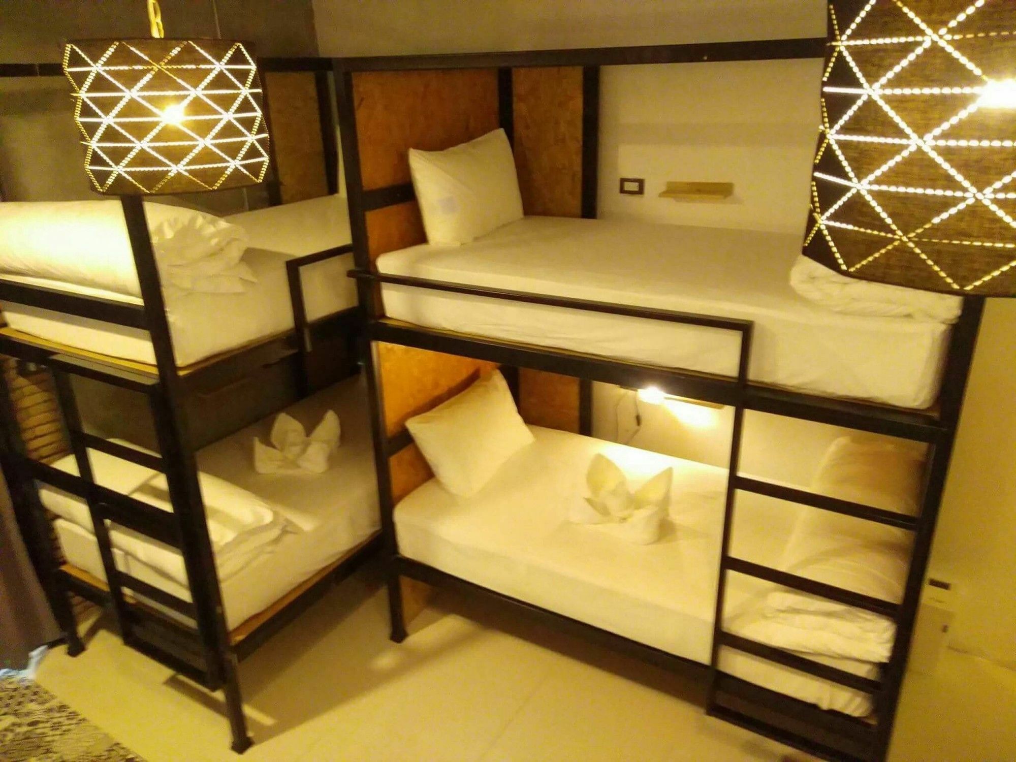 Sherloft & Hostal